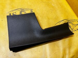 OSŁONA ZAŚLEPKA POD KIEROWNICĘ KONSOLI DESKI LEWA PEUGEOT 2008 II EU