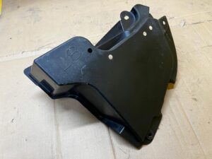 PŁYTA OSŁONA PODWOZIA TYŁ LEWY LEWA TOYOTA AURIS II HB