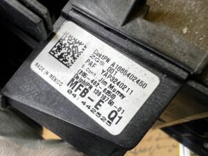 BEZPIECZNIK KLEMA SKRZYNKA BEZPIECZNIKÓW MODUŁ MERCEDES GL X166