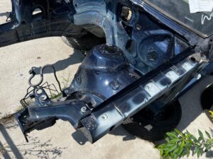 ĆWIARTKA PODŁUŻNICA FARTUCH KIELICH PRZÓD LEWY MERCEDES GLS X166 890 2017R