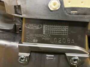 BOCZEK TAPICERKA DRZWI LEWY PRZÓD FORD ESCAPE MK4