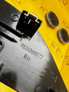 PANEL PRZYCISK PRZEŁĄCZNIK SZYBY DRZWI PRZÓD PRAWY PEUGEOT 2008 II