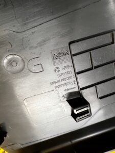 POSZYCIE OSŁONA SŁUPKA ŚRODKOWEGO B LEWY LEWA PEUGEOT 2008 II