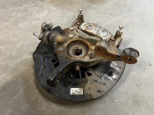 ZWROTNICA PIASTA TARCZA PRZÓD PRAWY TOYOTA RAV4 V 2.5 HYBRID