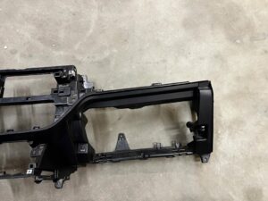 STELAŻ DOLNY DESKI KOKPITU DESKA KONSOLA DOLNA DÓŁ TOYOTA AURIS II EU