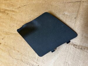 ZAŚLEPKA OSŁONA BOCZKA TAPICERKI BAGAŻNIKA PRAWA TOYOTA AURIS II HB