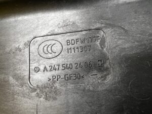 POKRYWA OSŁONA OBUDOWA SKRZYNKI BEZPIECZNIKÓW MERCEDES A W177