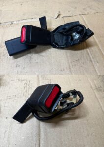 KOMPLET ZAPINKA ZAMEK KLAMRA PASA BEZPIECZEŃSTWA TYŁ TOYOTA AURIS II