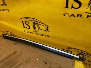 LISTWA SZYBY KAROSERYJNEJ BŁOTNIKA TYŁ PRAWA PRAWY MERCEDES GL X166