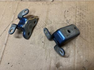 KOMPLET ZAWIASY DRZWI TYŁ LEWY TOYOTA AURIS II