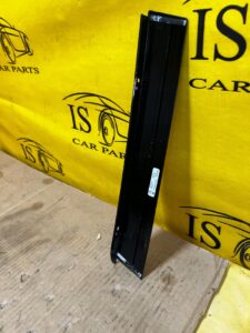 LISTWA SZYBY KAROSERYJNEJ BŁOTNIKA TYŁ PRAWA PRAWY MERCEDES GL X166