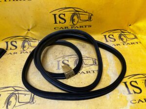 USZCZELKA DRZWI PRZÓD LEWA PRAWA DACIA SANDERO III 2023R