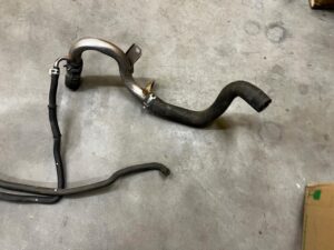 PRZEWÓD RURA RURKA WĄŻ WODY TOYOTA AURIS II 1.8 HYBRID