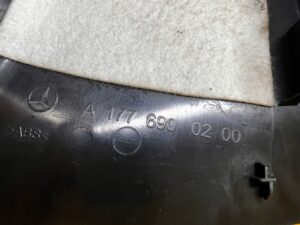 POSZYCIE OSŁONA SŁUPKA ŚRODKOWEGO B LEWY MERCEDES A W177