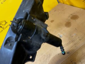 ŚLIZG MOCOWANIE WSPORNIK ZDERZAKA LAMPY PRZÓD PRAWY BMW 3 E90 E91 LIFT LCI