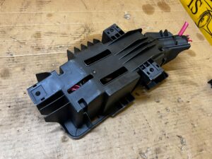 SKRZYNKA BEZPIECZNIKÓW PRZEKAŹNIKÓW MERCEDES GL X166 3.0 CDI 350 BLUETEC