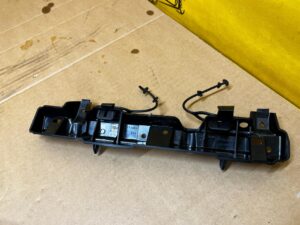 MOCOWANIE UCHWYT POSZYCIA OSŁONY SŁUPKA A PRZÓD LEWY FORD ESCAPE MK4