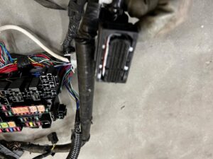 WIĄZKA INSTALACJA SKRZYNKA BEZPIECZNIKÓW TOYOTA AURIS II 1.8 HYBRID