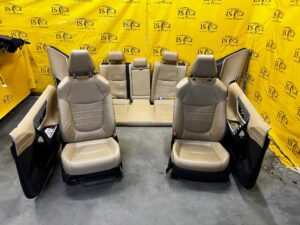 WNĘTRZE FOTELE KANAPA GRZANE BOCZKI SKÓRA AIRBAG ISOFIX TOYOTA RAV4 V EU