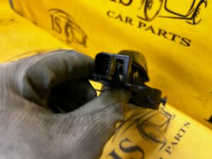 KLAMKA ZEWNĘTRZNA DRZWI PRZÓD LEWY FORD ESCAPE MK4 UM