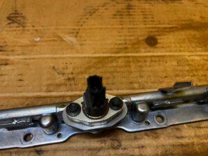 LISTWA WTRYSKOWA CZUJNIK CIŚNIENIA PALIWA TOYOTA RAV4 V 2.5 HYBRID