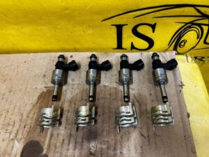 4 X WTRYSKIWACZ WTRYSKIWACZE WTRYSK PALIWA TOYOTA RAV4 V 2.5 HYBRID