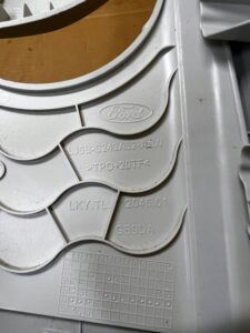 POSZYCIE OSŁONA SŁUPKA ŚRODKOWEGO B PRAWY FORD ESCAPE MK4