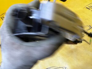 ZAMEK DRZWI PRZÓD LEWY FORD ESCAPE MK4