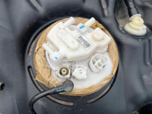 ZBIORNIK BAK POMPA PALIWA TOYOTA AURIS II 1.8 HYBRID