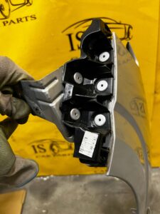 BŁOTNIK PRZÓD PRZEDNI LEWY KIERUNKOWSKAZ DACIA SANDERO III 3 2020R TEKQF