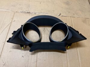 RAMKA OSŁONA LICZNIKA ZEGARÓW TOYOTA AURIS II LIFT EU