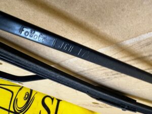 KOMPLET RAMIONA RAMIĘ WYCIERACZEK WYCIERACZKI PRZÓD FORD ESCAPE MK4