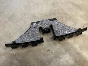 KANAŁ PRZEWÓD WLOT DOLOT POWIETRZA SZYBY PRZÓD PEUGEOT 2008 II