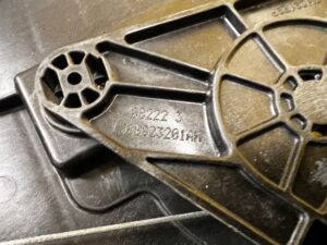 ELEKTRYCZNY PODNOŚNIK SZYBY DRZWI PRZÓD LEWY FORD ESCAPE MK4