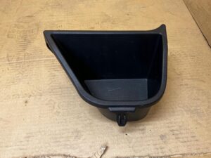 SCHOWEK POJEMNIK BAGAŻNIKA LEWY TOYOTA AURIS II HB