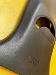 POSZYCIE OSŁONA SŁUPKA ŚRODKOWEGO B LEWY LEWA PEUGEOT 2008 II