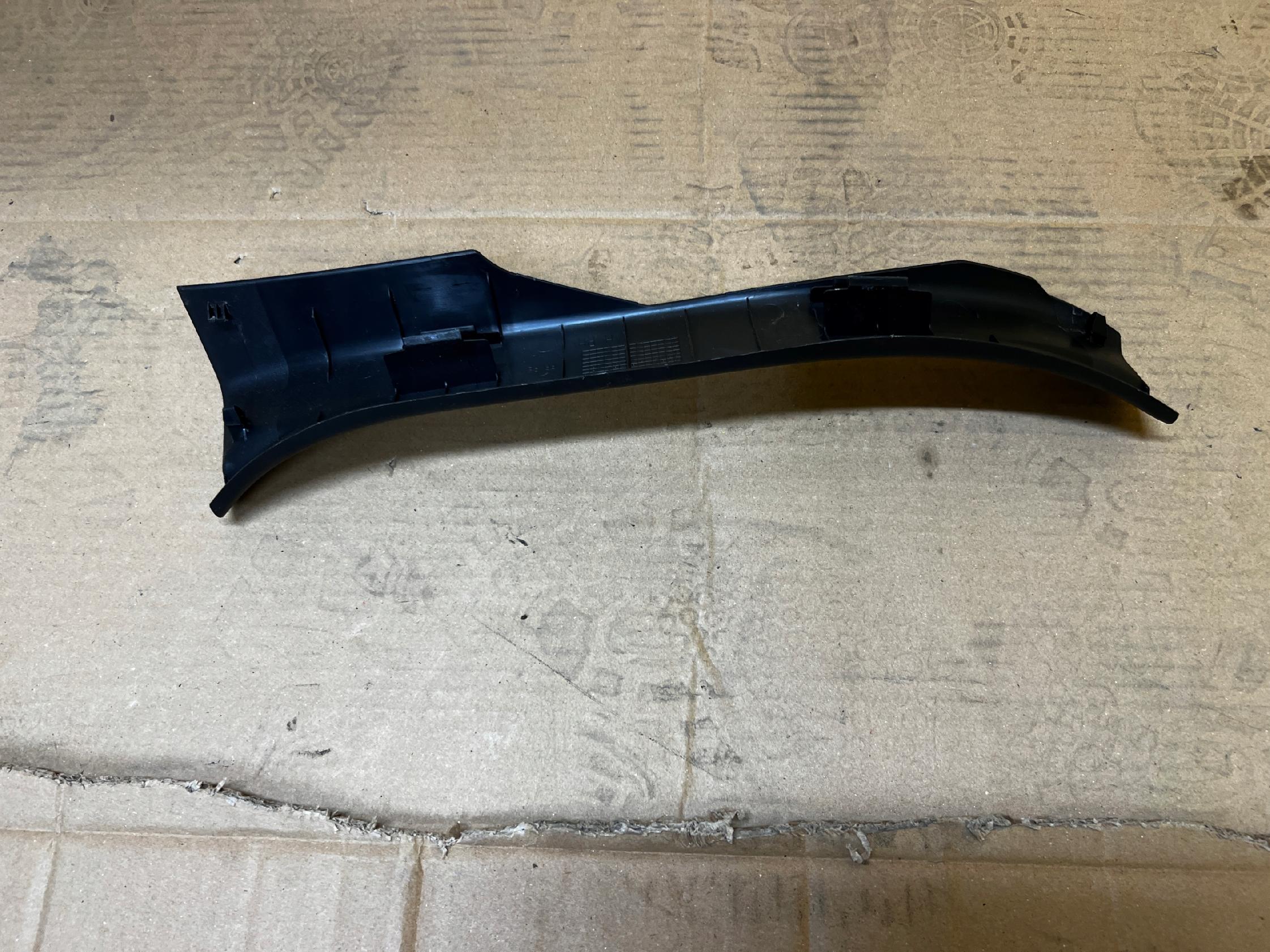 PLASTIK OSŁONA LISTWA PROGU PROGOWA TYŁ PRAWY TOYOTA AURIS II