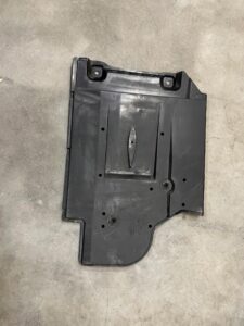 PŁYTA OSŁONA PODWOZIA PRZÓD ŚRODEK PRAWY PRAWA TOYOTA AURIS II