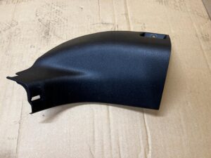 PLASTIK OSŁONA PROGU SŁUPKA A PRZÓD PRAWY TOYOTA AURIS II