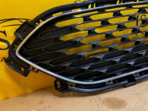 GRILL KRATKA ATRAPA ŚRODKOWA ZDERZAKA PRZÓD FORD KUGA MK3 ESCAPE MK4