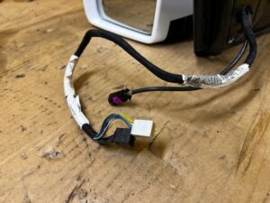 LUSTERKO ZEWNĘTRZNE LEWE 20 10+10 PIN KAMERA ASYSTENT MERCEDES GL X166 149