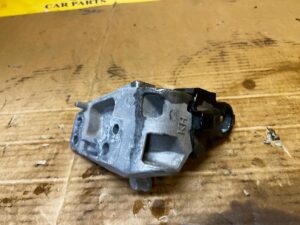 ŁAPA MOCOWANIE WSPORNIK SILNIKA TOYOTA RAV4 V 2.5 HYBRID