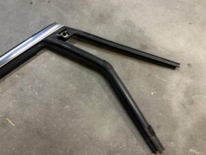 RAMKA USZCZELKA DRZWI TYŁ LEWY FORD ESCAPE MK4