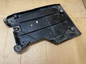 PŁYTA OSŁONA PODWOZIA PRZÓD LEWY LEWA TOYOTA AURIS II