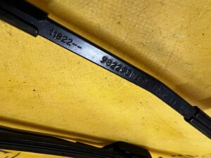 KOMPLET RAMIONA RAMIĘ WYCIERACZEK WYCIERACZKI PRZÓD PEUGEOT 2008 II EU