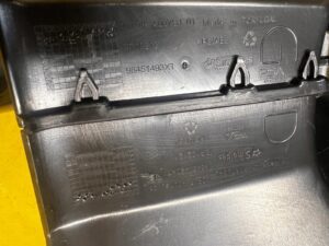 OSŁONA OBUDOWA RAMKA LUSTERKA WEWNĘTRZNEGO WSTECZNEGO PEUGEOT 2008 II