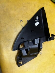 OSŁONA ZAŚLEPKA TRÓJKĄT LUSTERKA LEWY LEWA PEUGEOT 2008 II