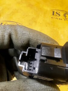 PRZYCISK PRZEŁĄCZNIK CENTRALNEGO ZAMKA DRZWI PRZÓD LEWY FORD ESCAPE MK4