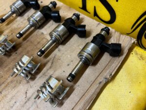 4 X WTRYSKIWACZ WTRYSKIWACZE WTRYSK PALIWA TOYOTA RAV4 V 2.5 HYBRID