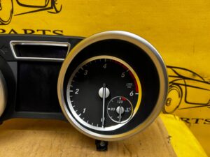 ZEGARY LICZNIK PRĘDKOŚCIOMIERZ OBROTOMIERZ MERCEDES GL X166 USA